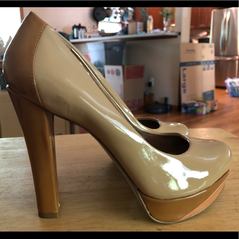 BCBG Size 6.5 Heel